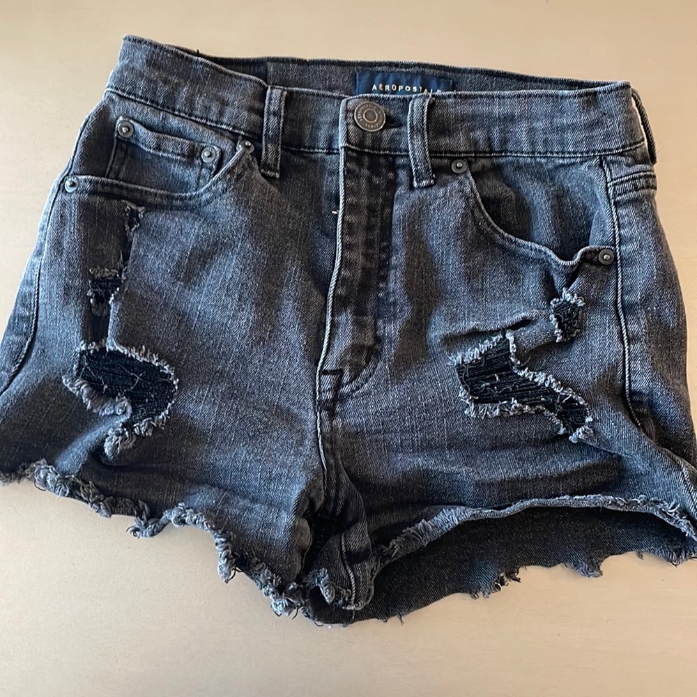 AERO CHEEKY BLACK DENIM SHORT
